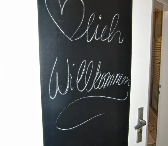 Koeln-poll Apartman *