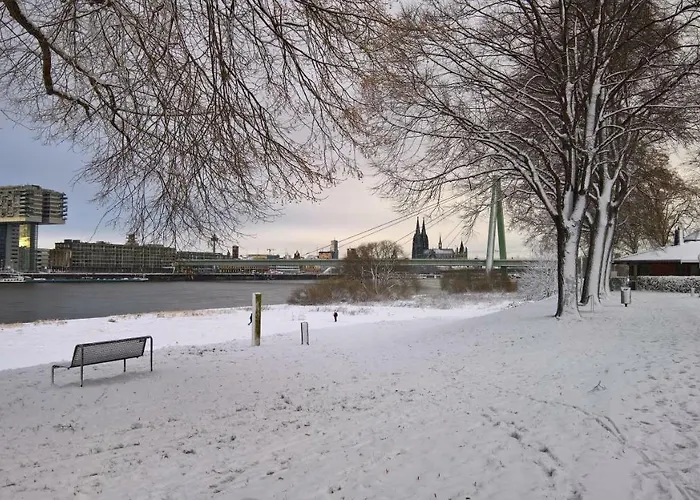 Koeln-poll Apartamento *