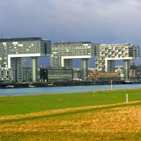 Koeln-poll Apartament